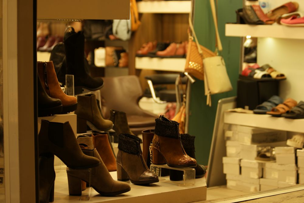 Grosses Sortiment an Schuhen welches in dem ETRON onRetail Kassensystem für den Schuhhandel hinterlegt ist